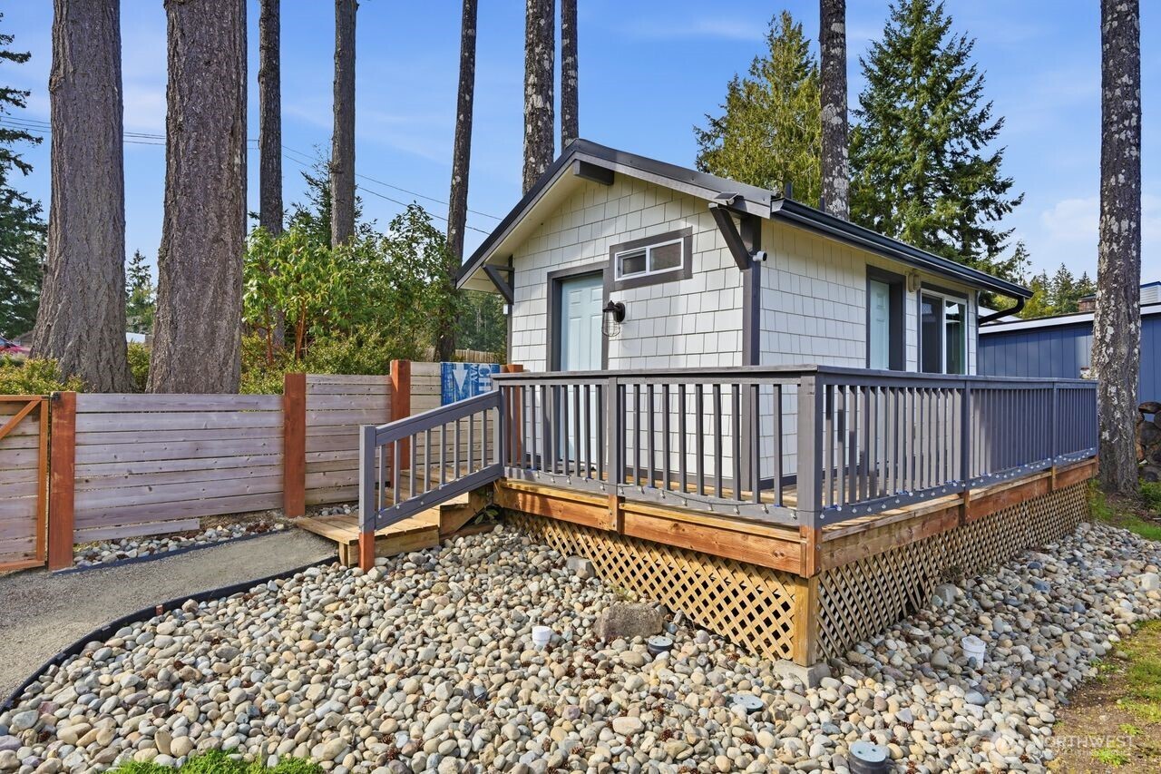 270 Grapeview Point Road Allyn, WA 98524 - Photo 19 of 40