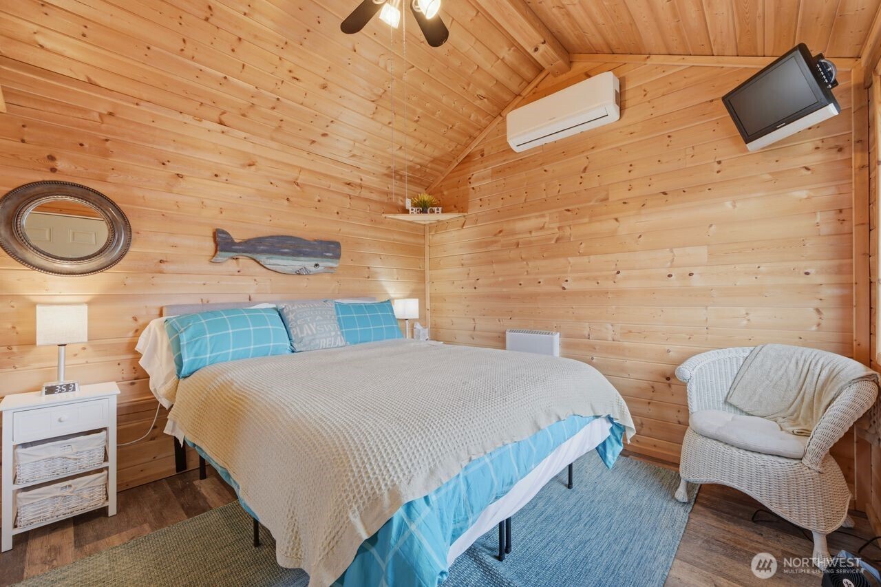 270 Grapeview Point Road Allyn, WA 98524 - Photo 22 of 40