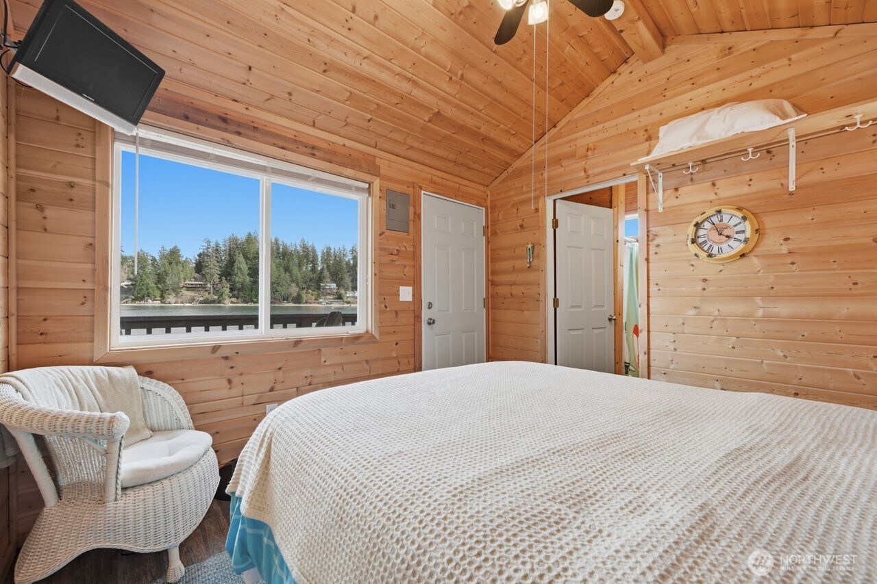 270 Grapeview Point Road Allyn, WA 98524 - Photo 23 of 40