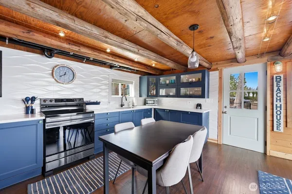 $699,950 | 270 Grapeview Point Road, Allyn, WA 98524