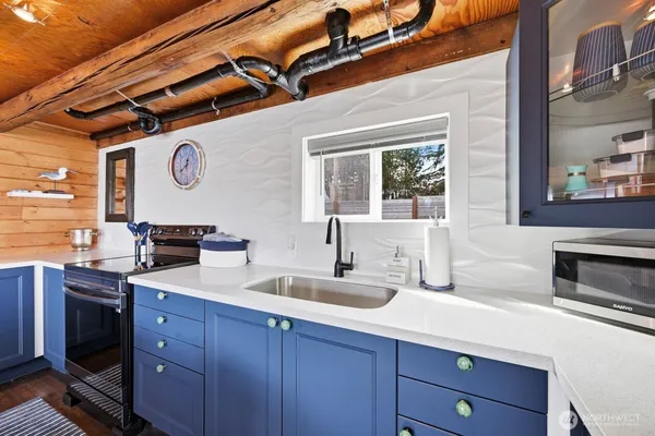 $699,950 | 270 Grapeview Point Road, Allyn, WA 98524