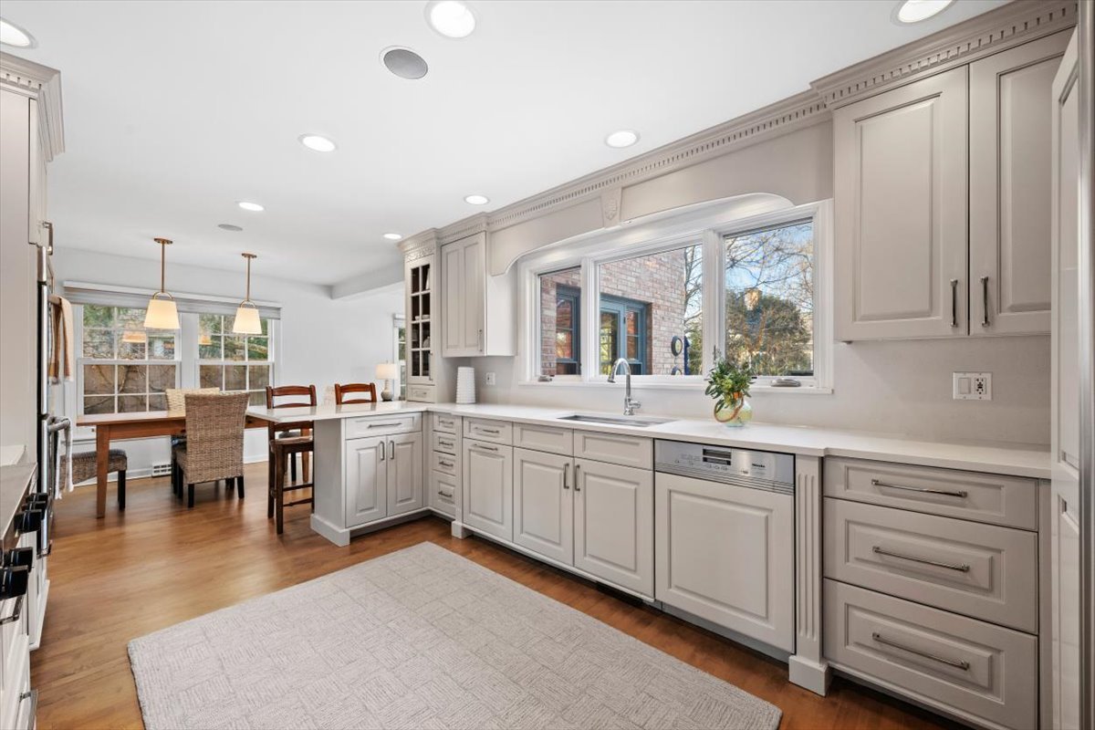 2836 Blackhawk Road Wilmette, IL 60091 - Photo 14 of 73