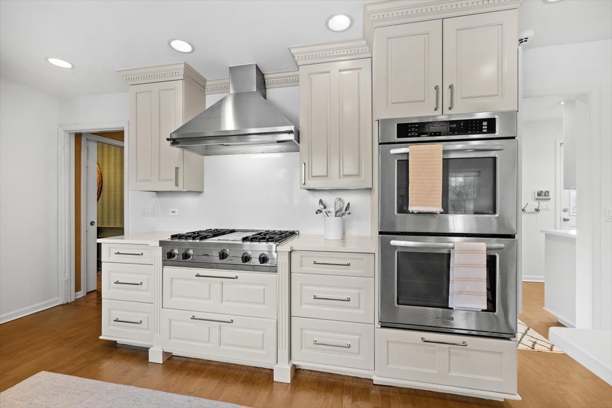 2836 Blackhawk Road Wilmette, IL 60091 - Photo 17 of 73