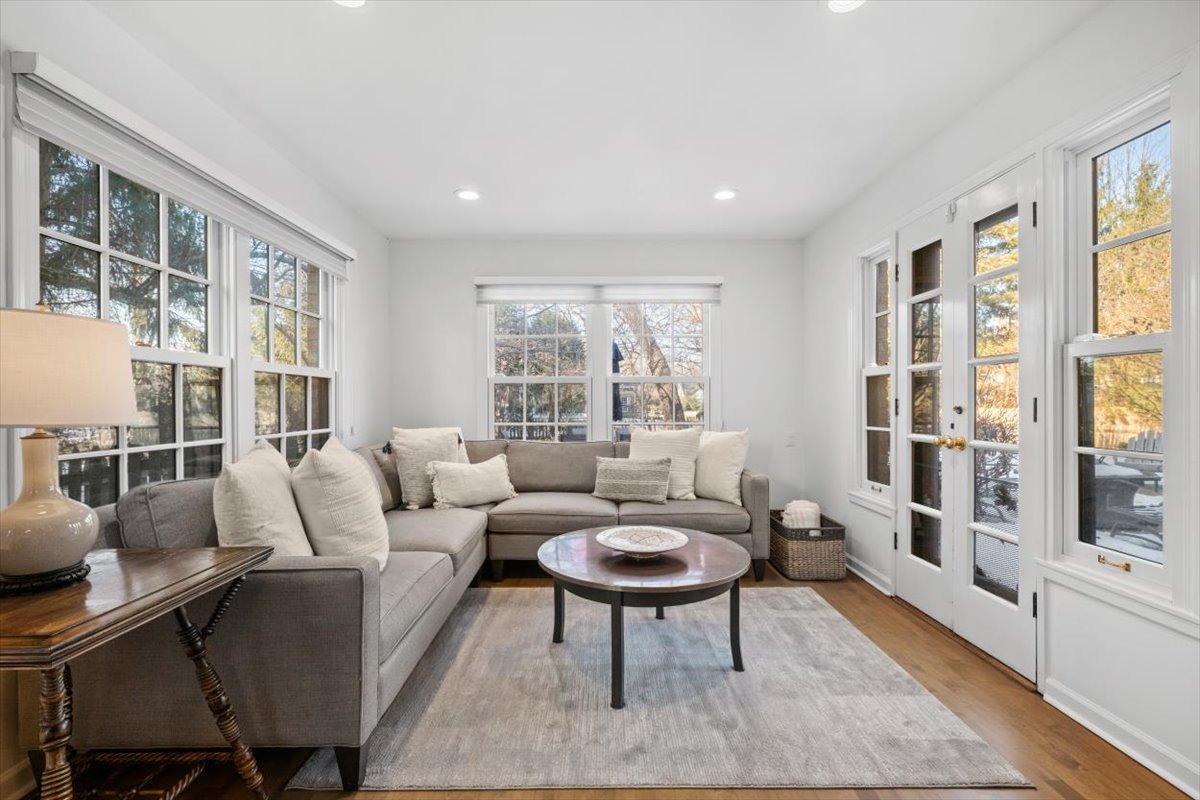 2836 Blackhawk Road Wilmette, IL 60091 - Photo 20 of 73