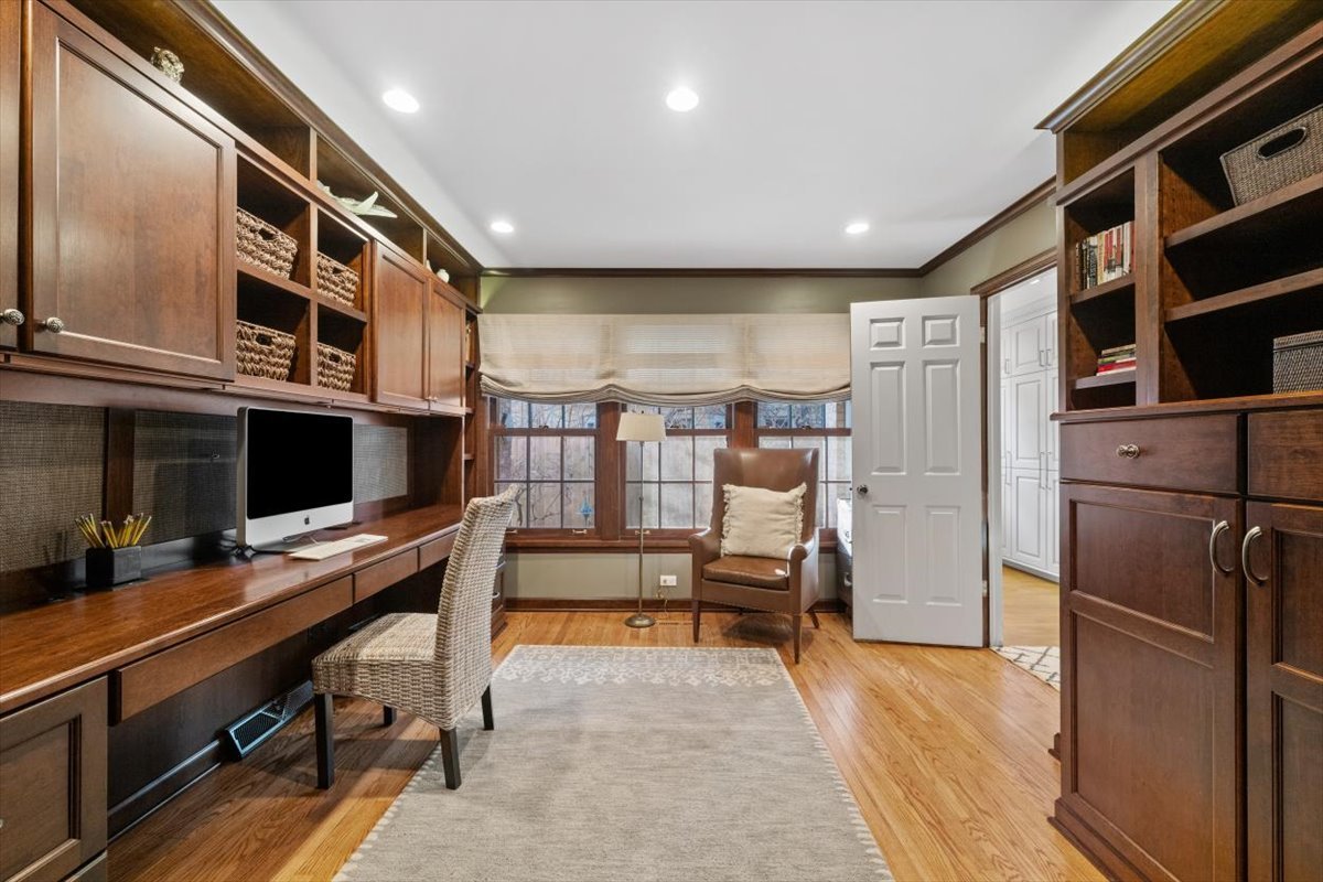 2836 Blackhawk Road Wilmette, IL 60091 - Photo 29 of 73