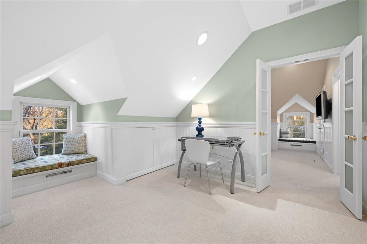 2836 Blackhawk Road Wilmette, IL 60091 - Photo 49 of 73