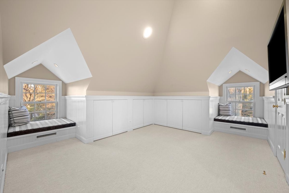 2836 Blackhawk Road Wilmette, IL 60091 - Photo 50 of 73