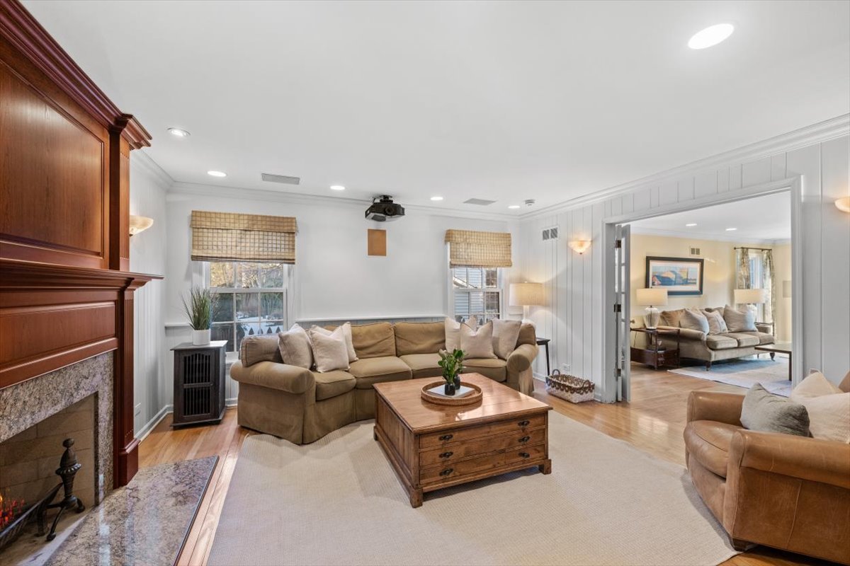 2836 Blackhawk Road Wilmette, IL 60091 - Photo 10 of 73