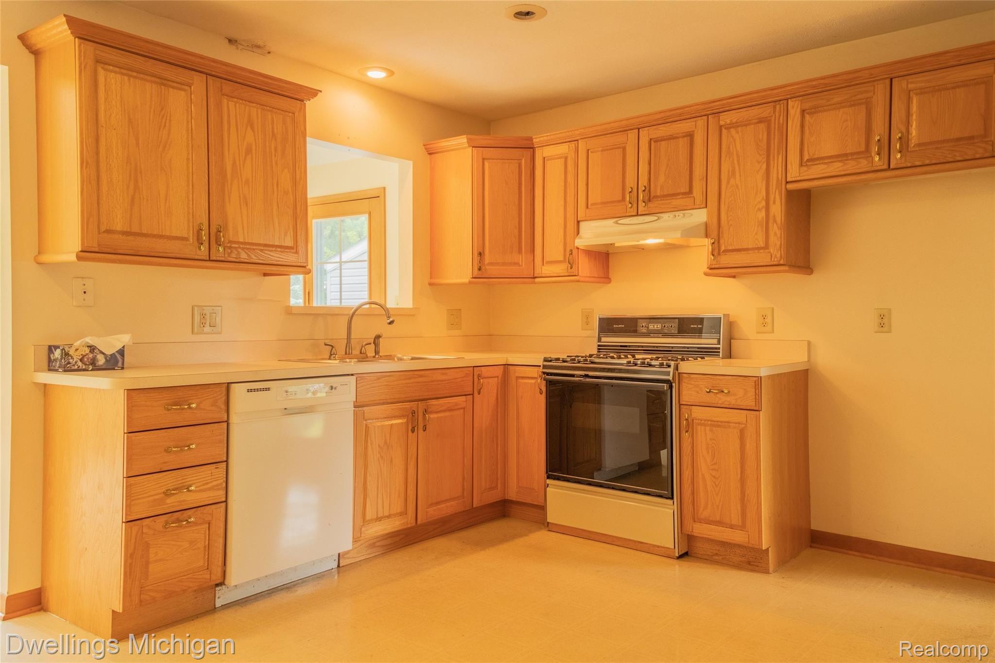 12581 Maxwell Road Carleton, MI 48117 - Photo 2 of 28 Maxwell(6of28).jpg