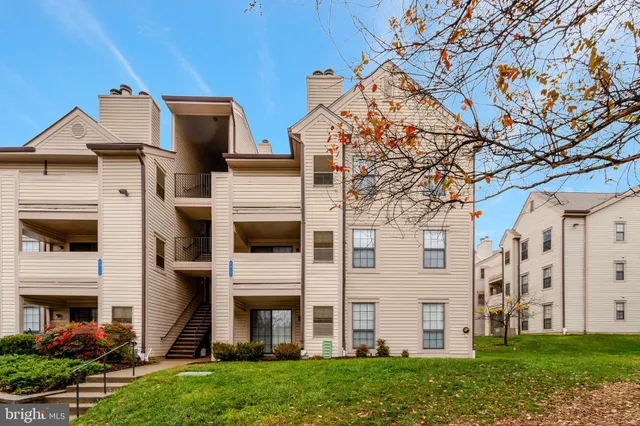 $2,100 | 6917 B Mary Caroline Circle, Alexandria, VA 22310