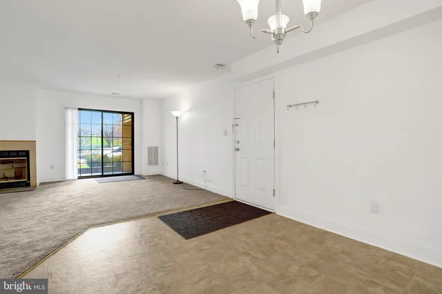 $2,100 | 6917 B Mary Caroline Circle, Alexandria, VA 22310