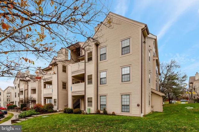 $2,100 | 6917 B Mary Caroline Circle, Alexandria, VA 22310