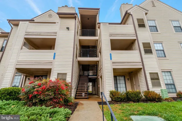 $2,100 | 6917 B Mary Caroline Circle, Alexandria, VA 22310