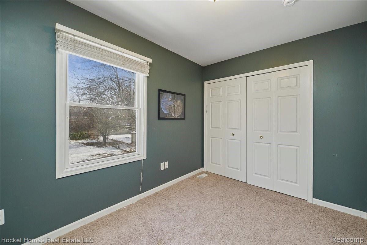 570 Stratford Road Ferndale, MI 48220 - Photo 19 of 32 19-Bedroom.jpg