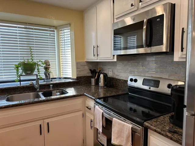 $289,900 | 7711 Juan Way, Unit 22B, Fair Oaks, CA 95628