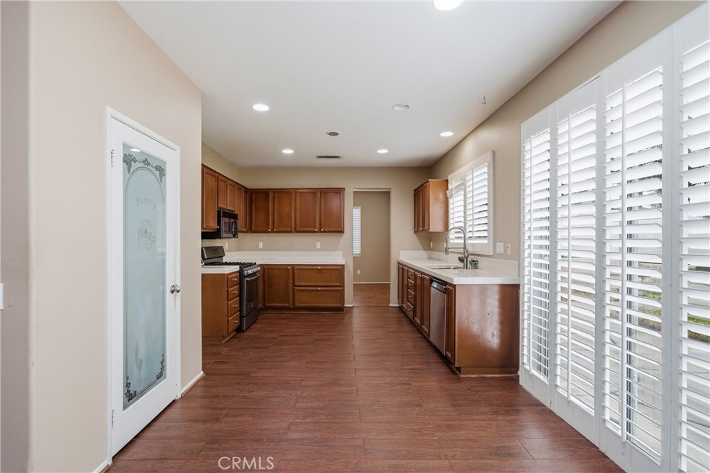 17891 Robusta Drive Riverside, CA 92503 - Photo 18 of 58