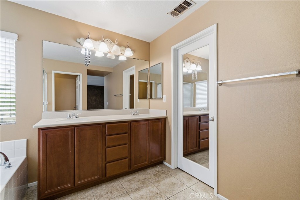 17891 Robusta Drive Riverside, CA 92503 - Photo 47 of 58