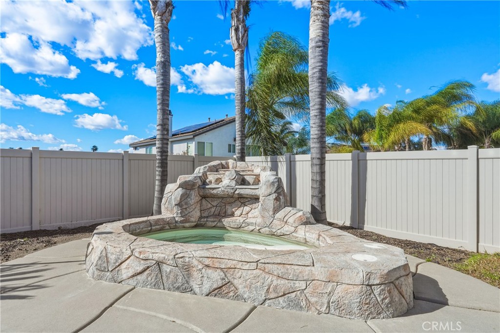 17891 Robusta Drive Riverside, CA 92503 - Photo 8 of 58