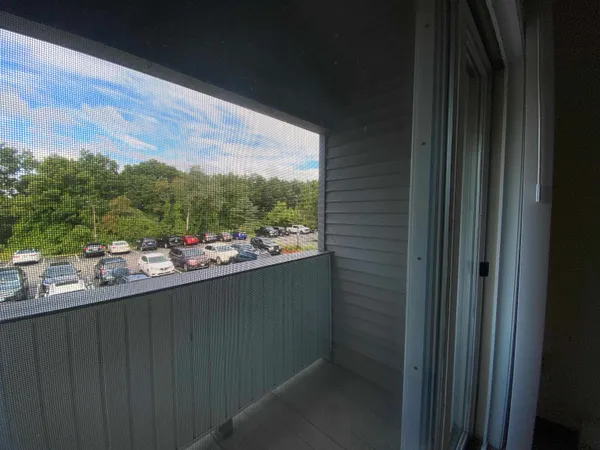 $1,875 | 133 Eastern Avenue, Unit 304, Manchester, NH 03104