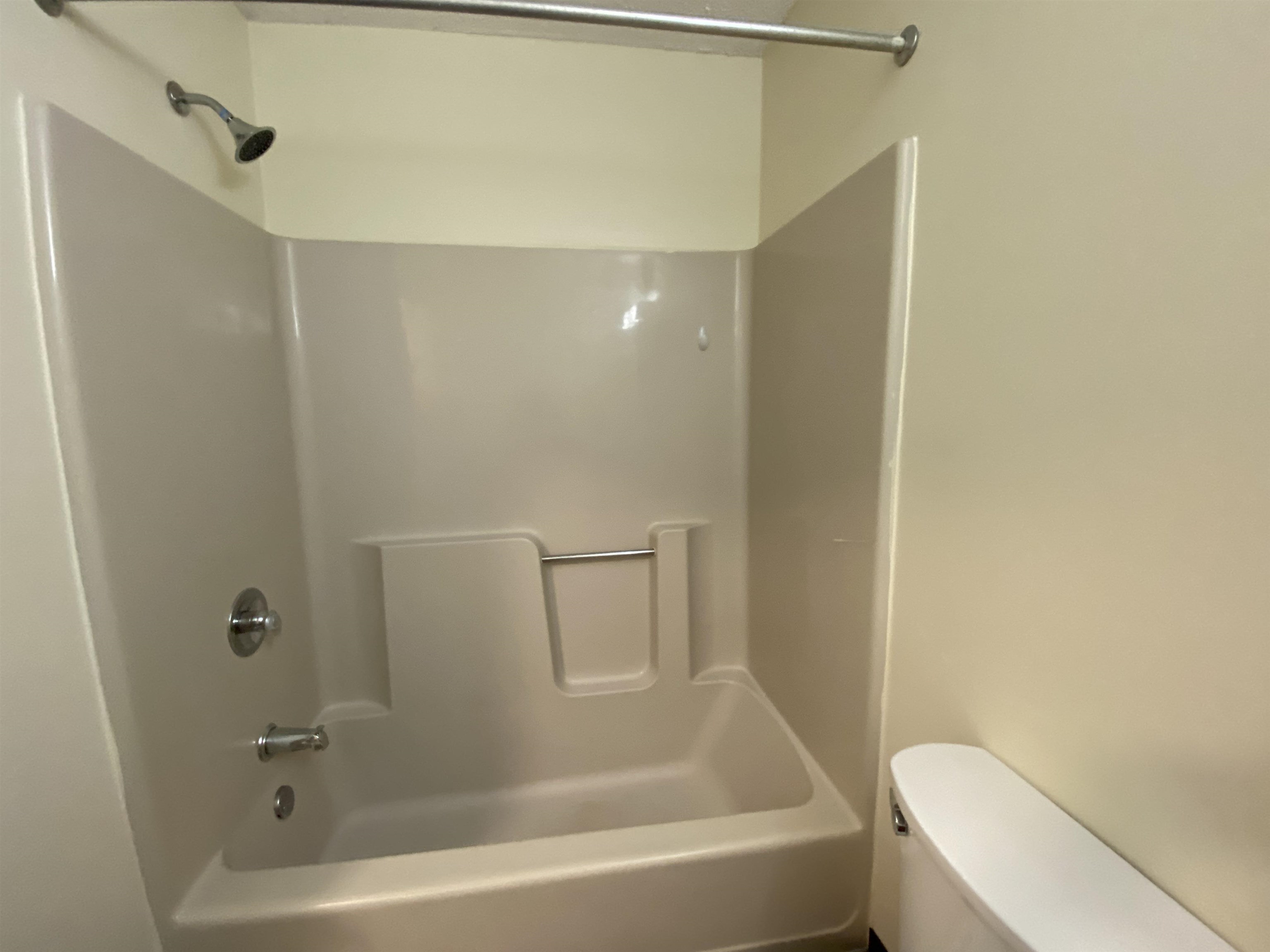 133 Eastern Avenue, Unit 304 Manchester, NH 03104 - Photo 40 of 59