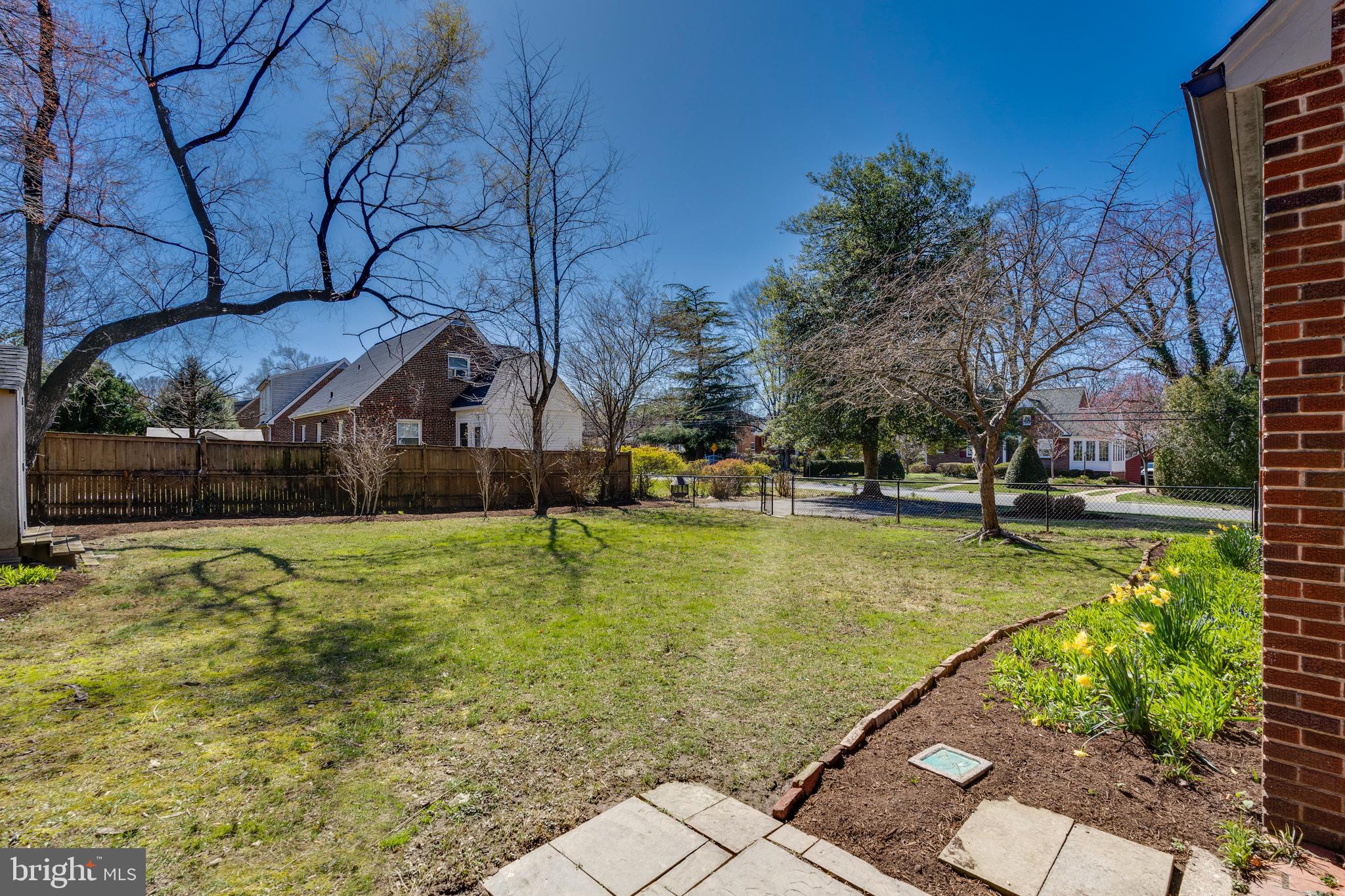 10415 Lorain Avenue Silver Spring, MD 20901 - Photo 3 of 38