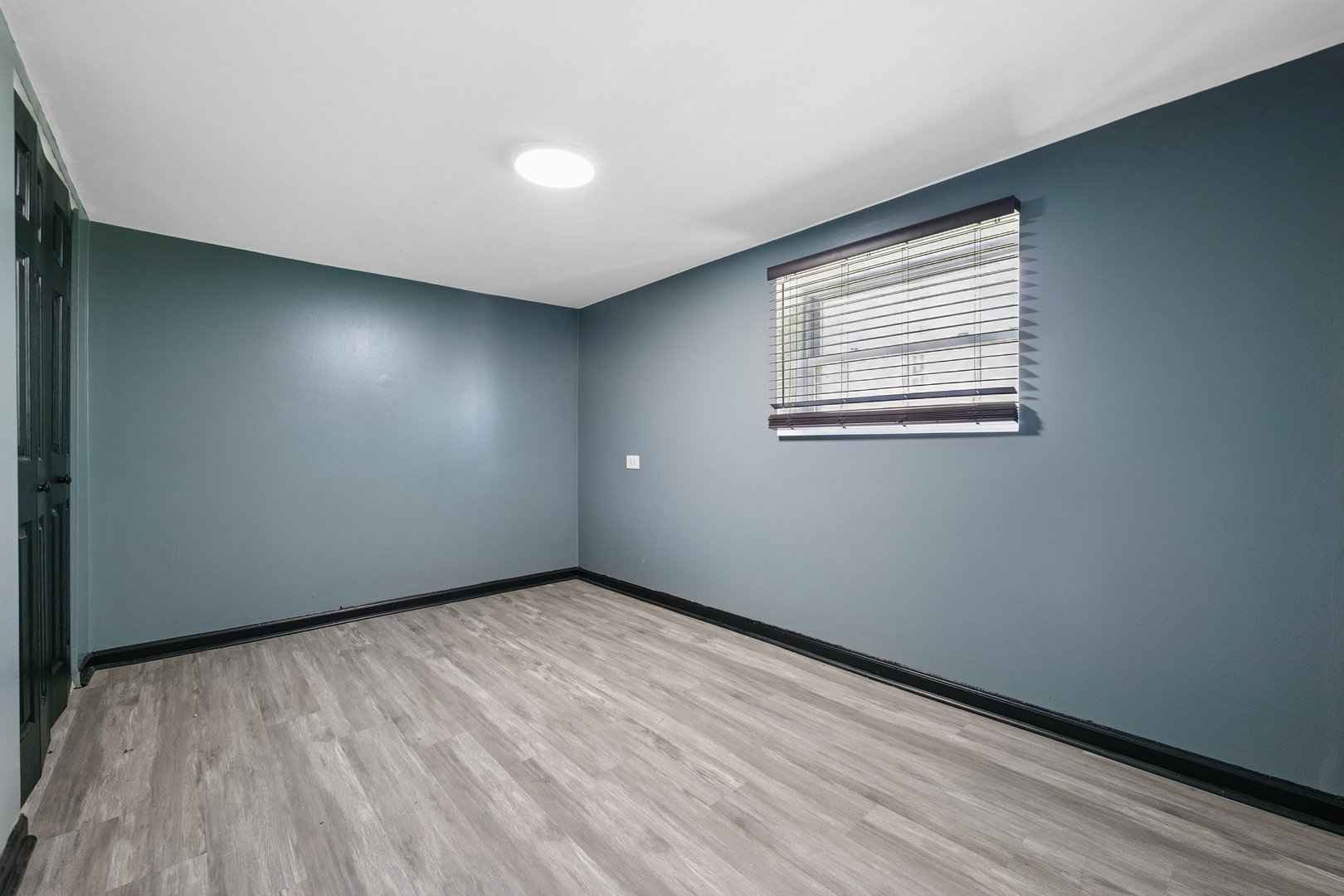 7545 South Ridgeland Avenue Chicago, IL 60649 - Photo 23 of 25
