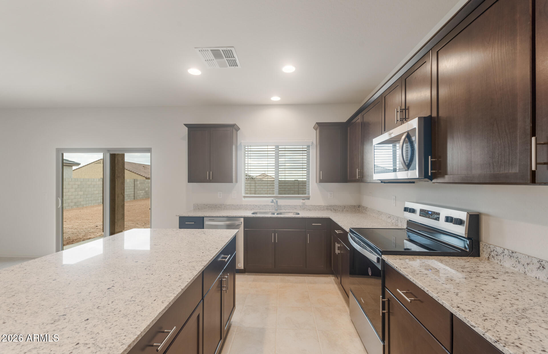 43015 West Palo Amarillo Road Maricopa, AZ 85138 - Photo 5 of 22 4 - Kitchen