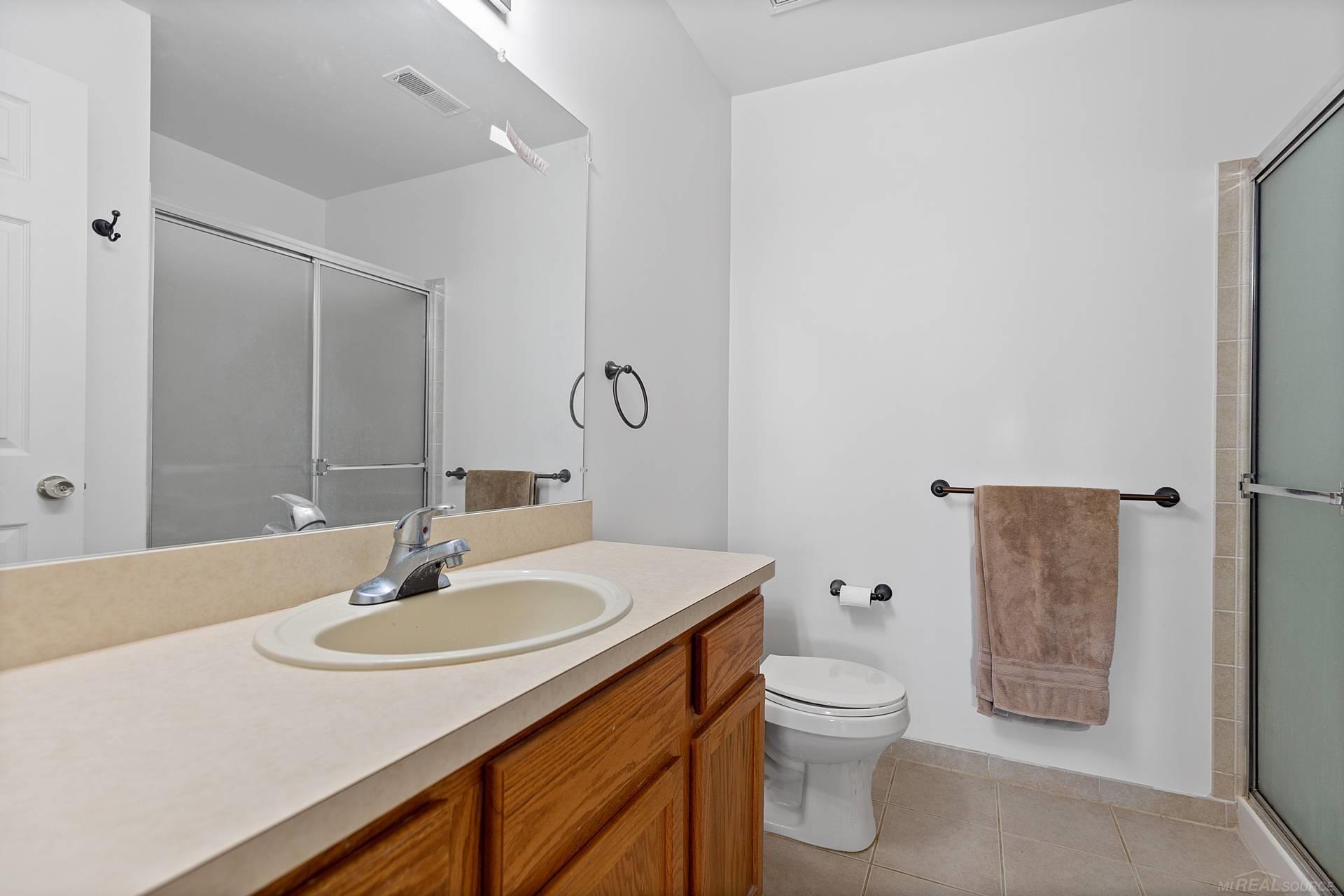 1958 Flagstone Circle Rochester, MI 48307 - Photo 19 of 28 50122543-18.JPG