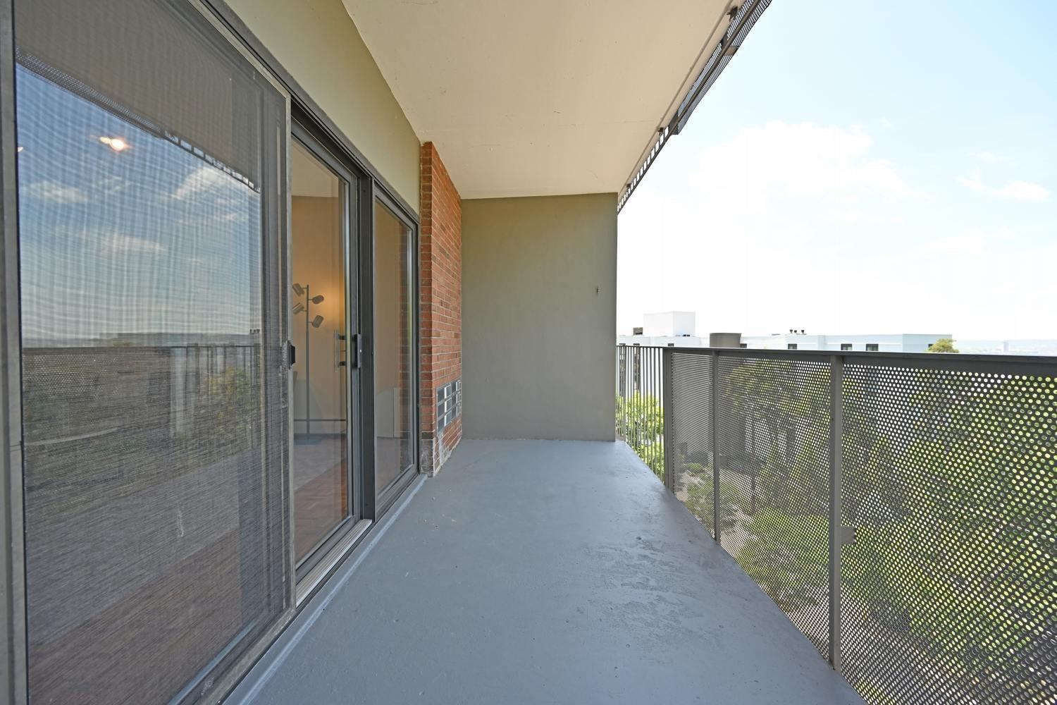 1815 William Howard Taft Road, Unit 810 Cincinnati, OH 45206 - Photo 21 of 26
