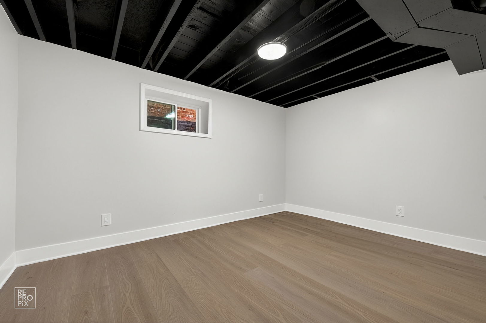 8420 South Carpenter Street Chicago, IL 60620 - Photo 20 of 23 a view of an empty room