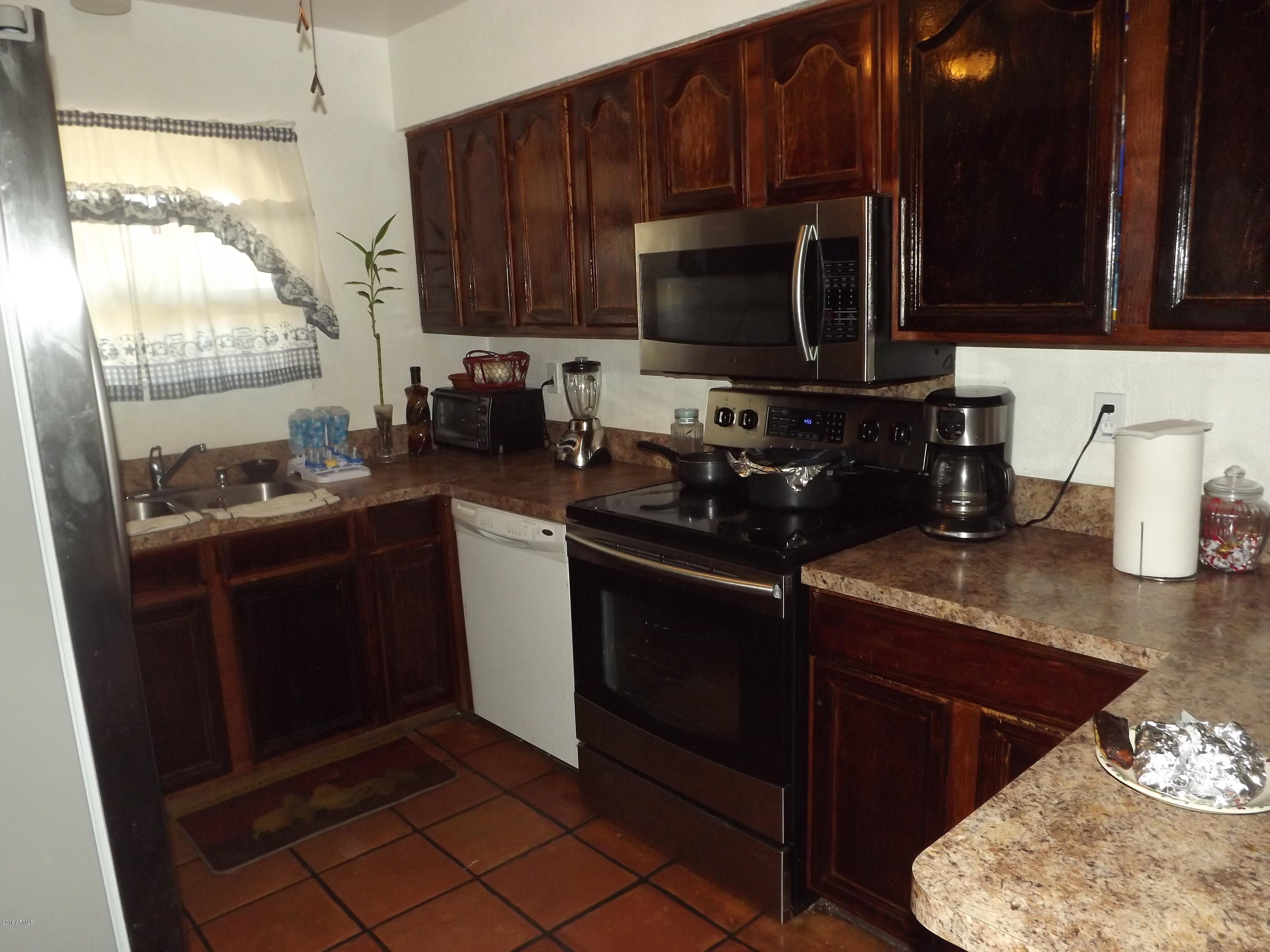 6419 West Lawrence Road Glendale, AZ 85301 - Photo 7 of 22 July 2016 017