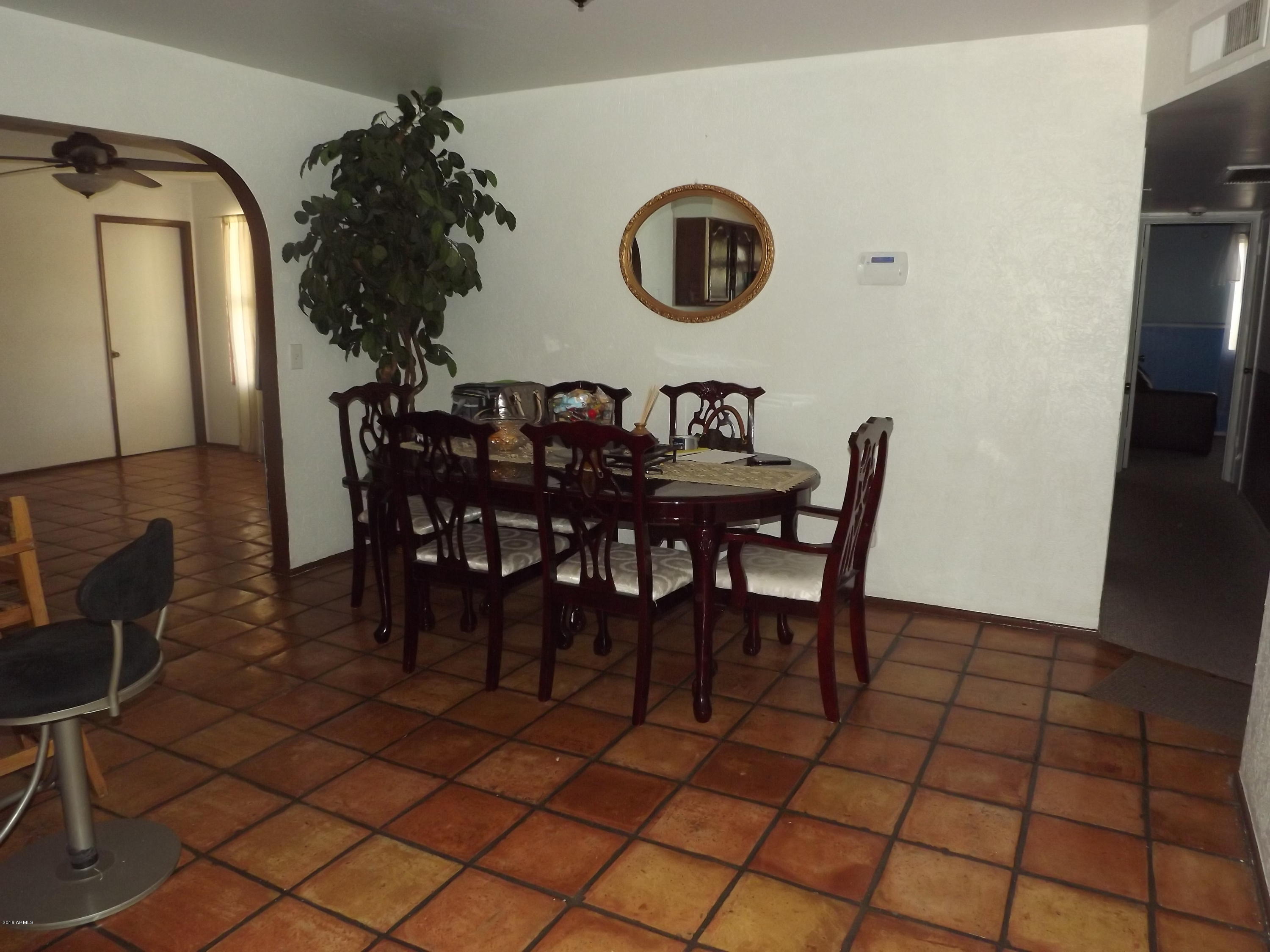 6419 West Lawrence Road Glendale, AZ 85301 - Photo 8 of 22 July 2016 018