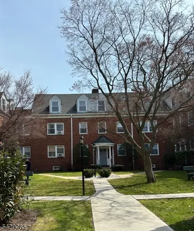 $1,825 | 735 Elm Avenue, Teaneck, NJ 07666