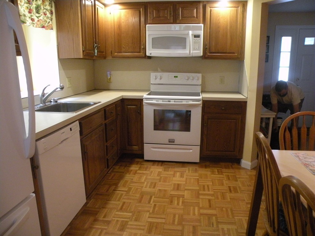 155 Shaw Farm Road, Unit 155 Canton, MA 02021 - Photo 7 of 14 Gallery Image 7