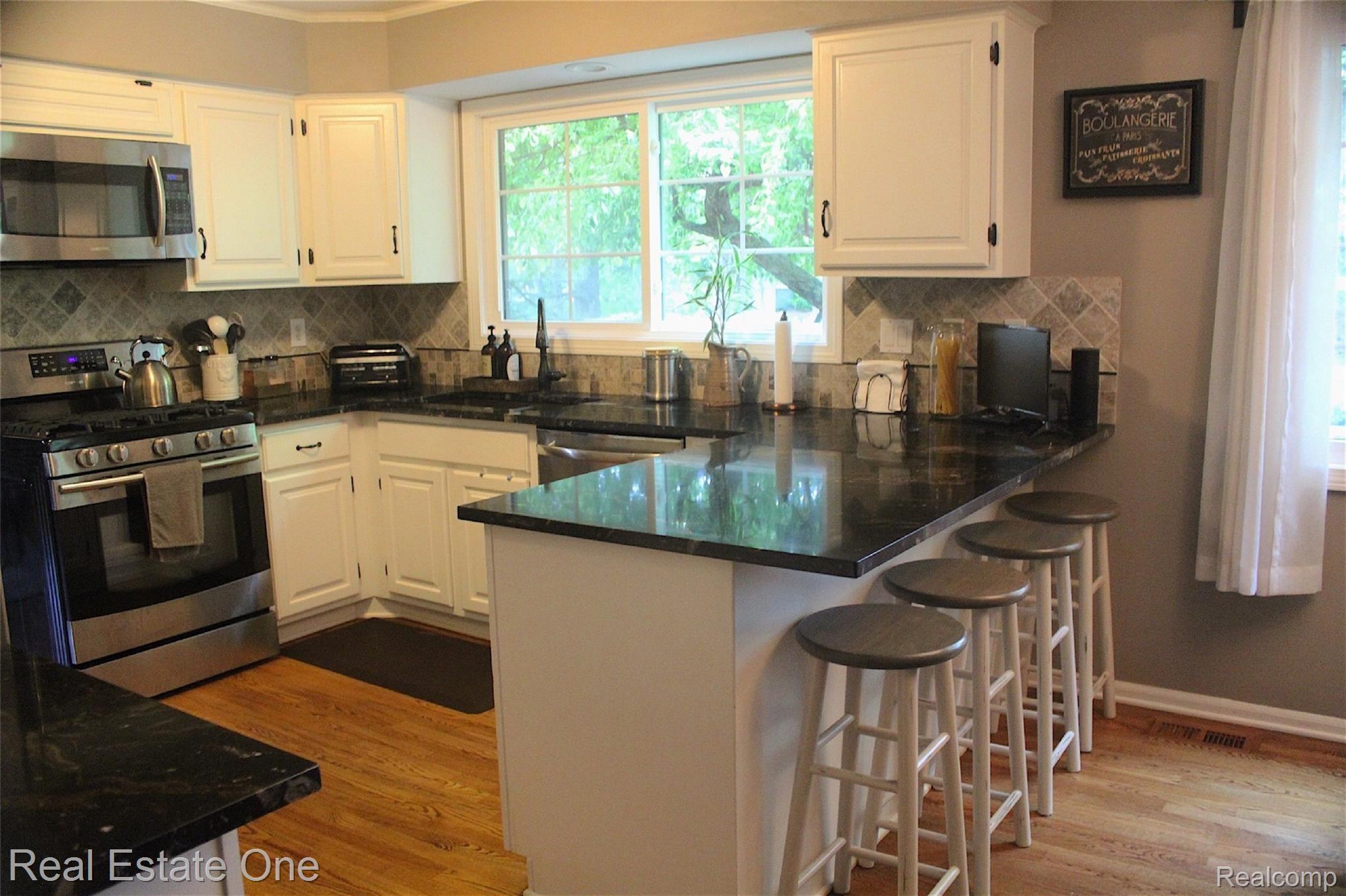 42244 Waterfall Road Northville, MI 48168 - Photo 13 of 55 kitchen 3.JPG
