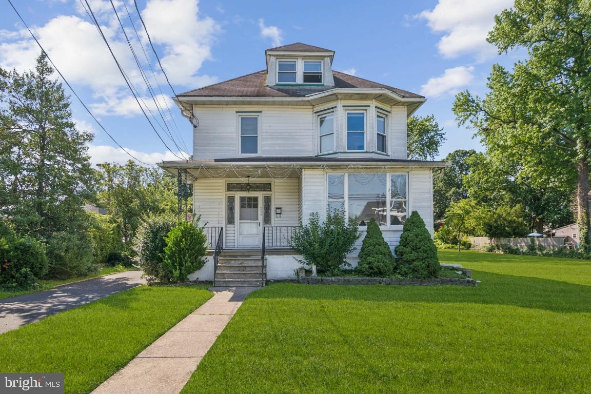608 Clements Bridge Road Barrington, NJ 08007 - Photo 1 of 25