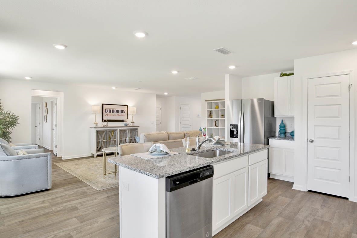 8880 Sea Star Circle Foley, AL 36535 - Photo 13 of 67 Kitchen