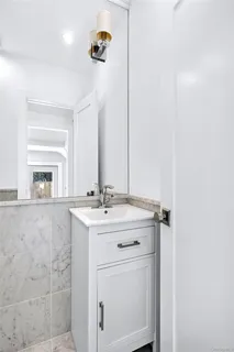 $1,495,000 | 118 Willow Street, Roslyn Heights, NY 11577