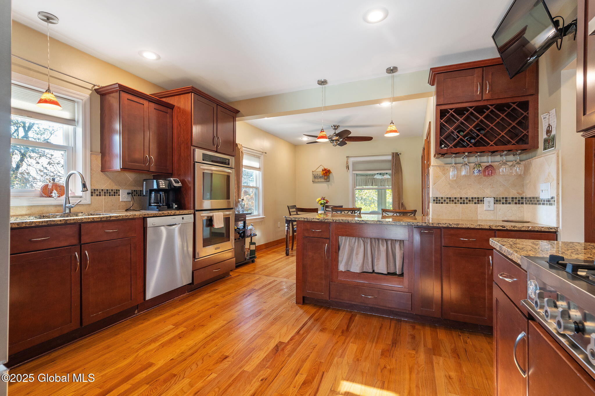 25 Dunsbach Ferry Road Colonie, NY 12047 - Photo 12 of 35 27-25DunsbachFerryRd_15
