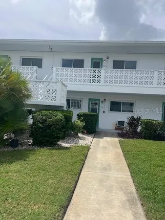 $1,800 | 11200 86th Avenue North, Unit 202, Seminole, FL 33772