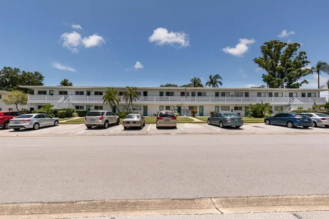 $1,800 | 11200 86th Avenue North, Unit 202, Seminole, FL 33772