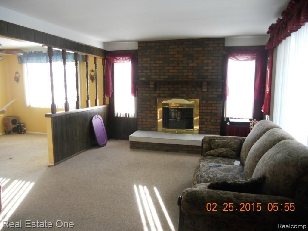 637 Goddard Road Wyandotte, MI 48192 - Photo 9 of 22 Gallery Image 9