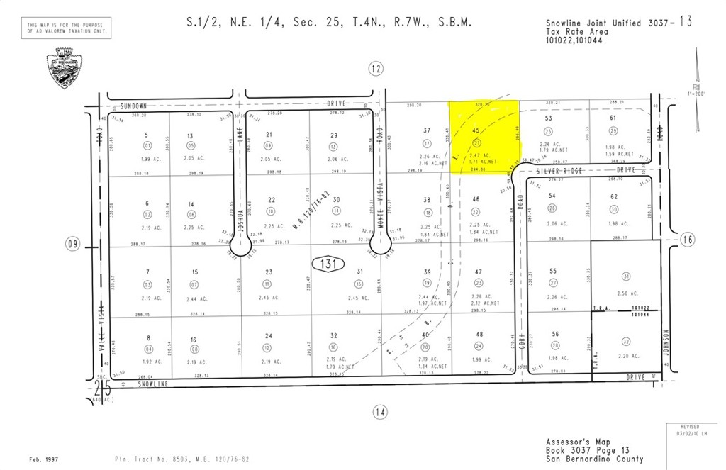 0 Gobi Road Phelan, CA 92371 - Photo 6 of 6 a black and white photo of a living room