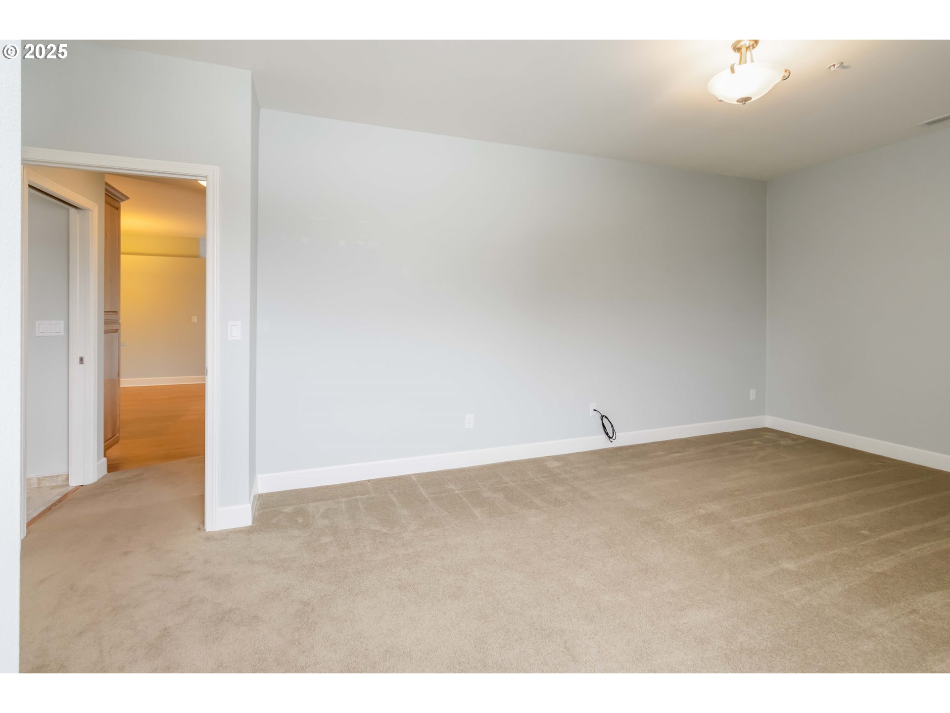 1548 River Road, Unit 302 Longview, WA 98632 - Photo 13 of 42 a view of an empty room