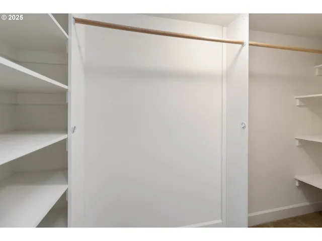 $299,900 | 1548 River Road, Unit 302, Longview, WA 98632