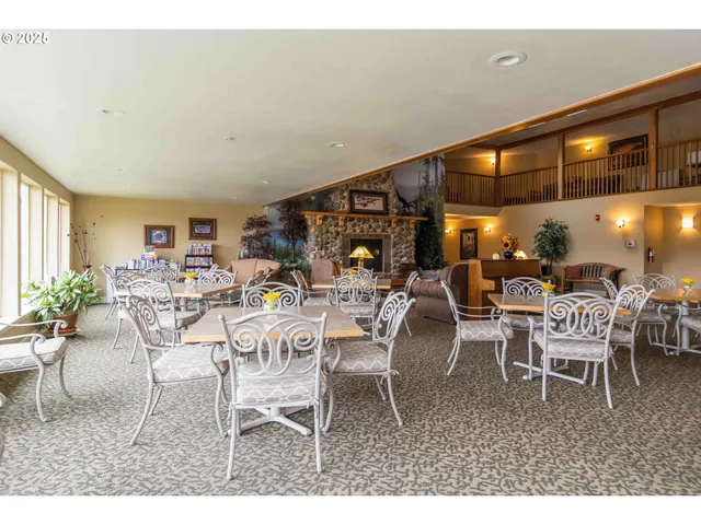 $299,900 | 1548 River Road, Unit 302, Longview, WA 98632