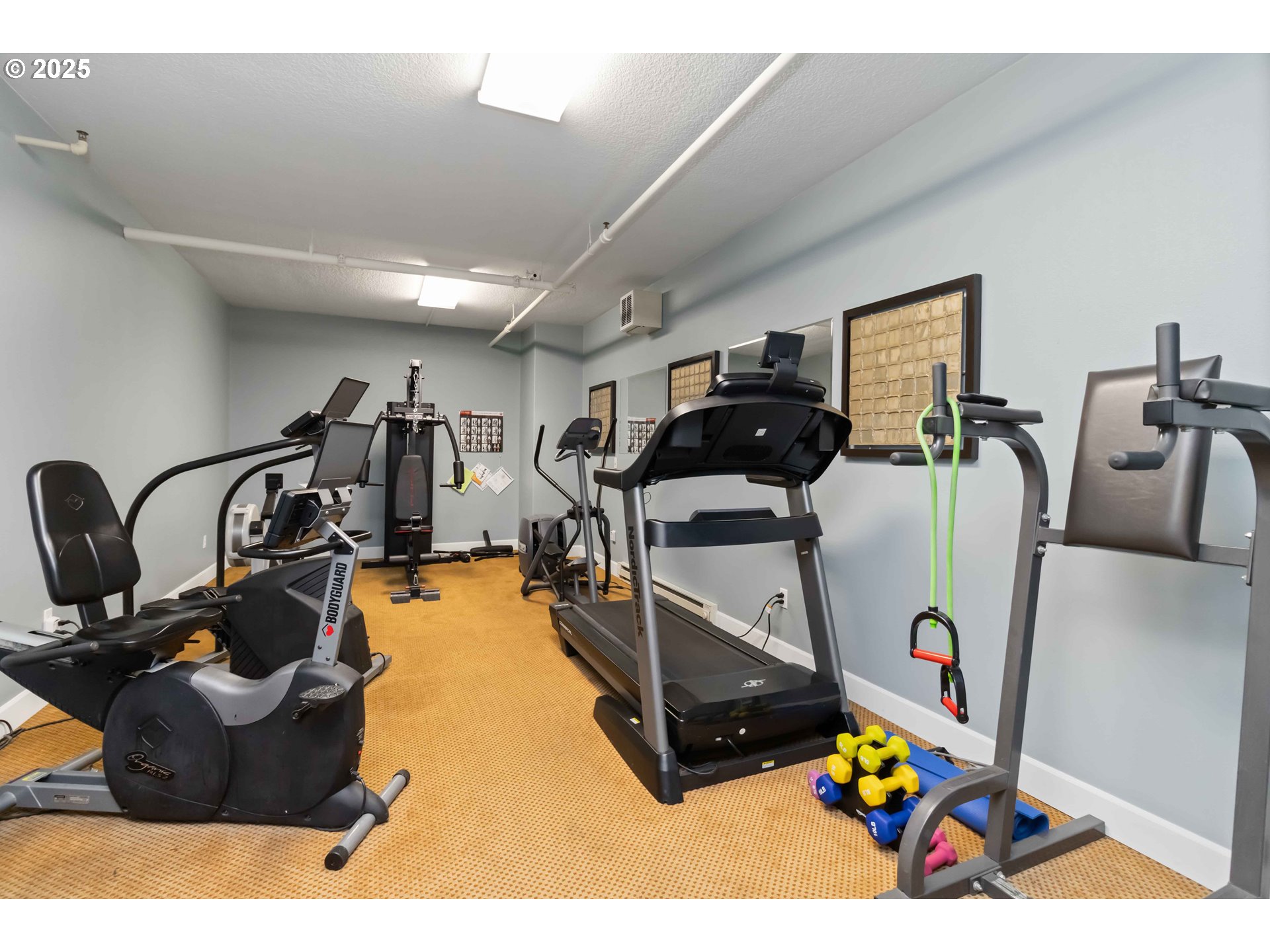 1548 River Road, Unit 302 Longview, WA 98632 - Photo 29 of 42 a view of a room with gym equipment