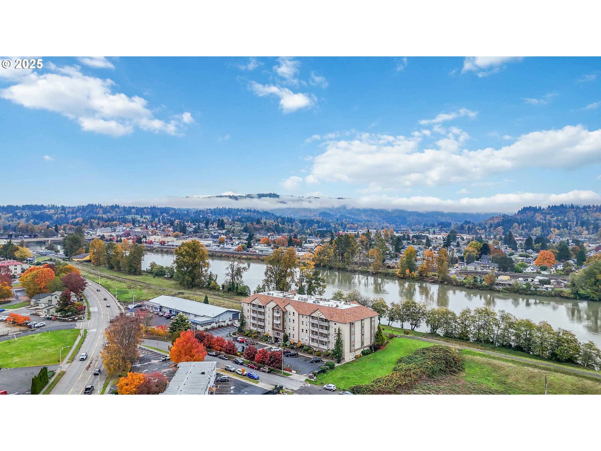 1548 River Road, Unit 302 Longview, WA 98632 - Photo 38 of 42 a view of a city