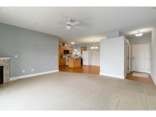 $299,900 | 1548 River Road, Unit 302, Longview, WA 98632