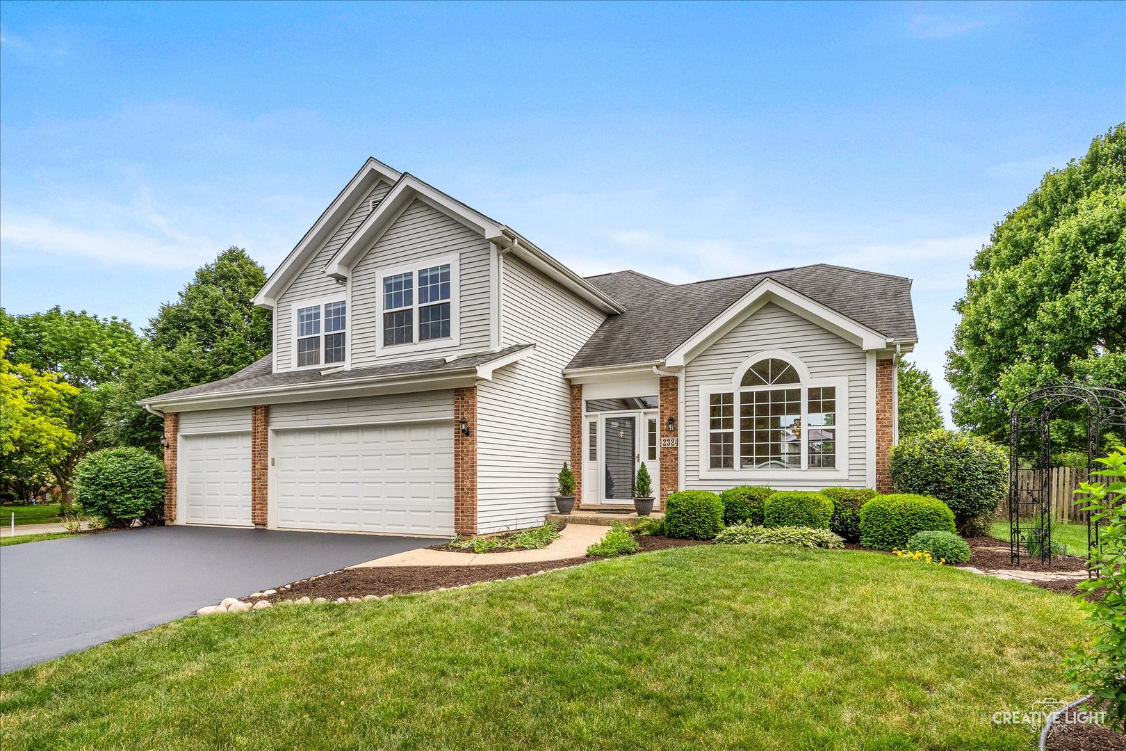 2324 Snapdragon Road Naperville, IL 60564 - Photo 2 of 39